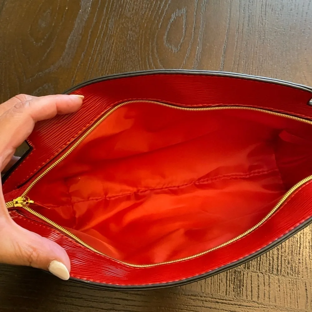 Estee Lauder Ruby Red Travel Bag